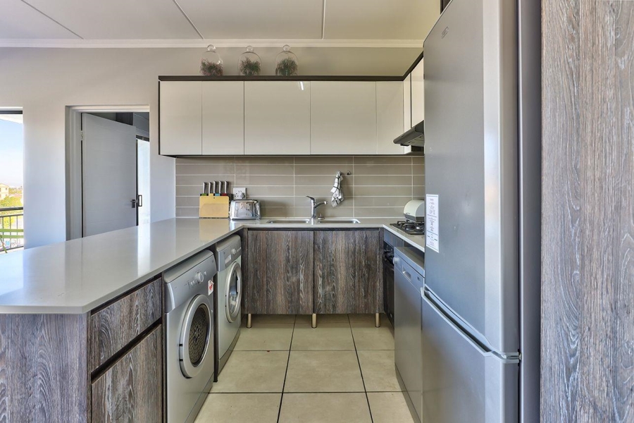 To Let 1 Bedroom Property for Rent in Sandown Western Cape